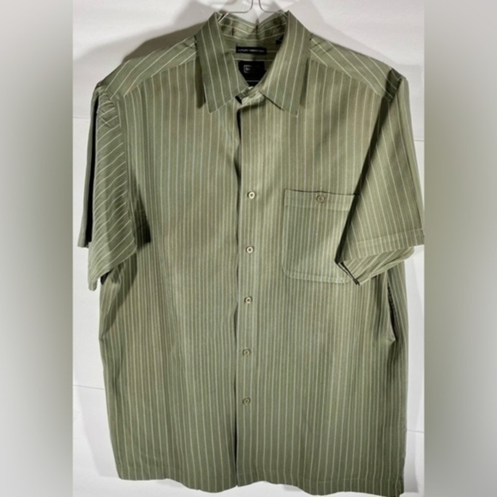 HAGGAR SHORT SLEEVE BUTTON DOWN GREEN WITH WHITE STRIPES SIZE LARGE SHIRT